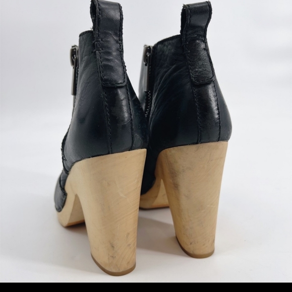 Dolce vita Arlynn wood platform clog boots. - Picture 9 of 13